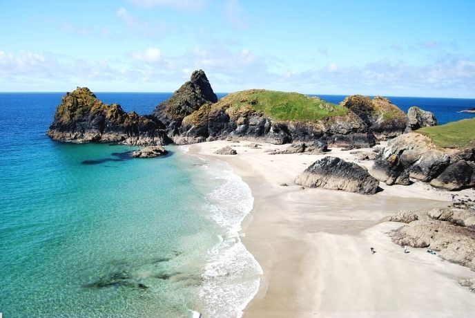 Cornwall dramatic coastal cliffs and turquoise waters